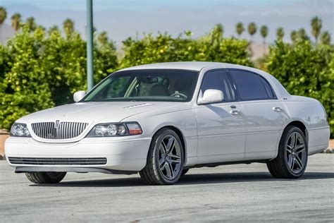 Wheels for Lincoln Town Car for sale 